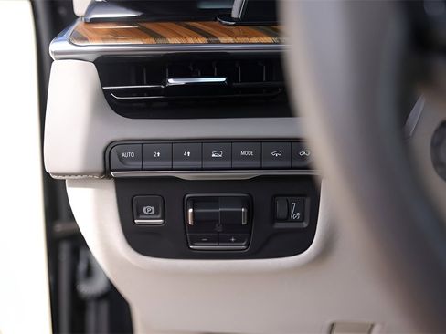 Certified 2024 Cadillac Escalade ESV Sport Platinum w/ LPO, Floor Liner Package image 15