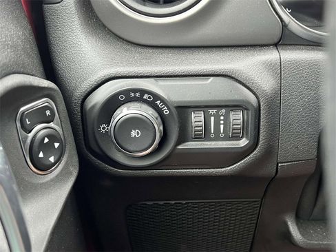 Used 2021 Jeep Wrangler Unlimited Sport image 27