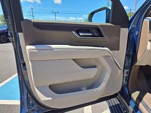 New 2026 GMC Yukon Denali w/ Sun & Power Step Package AWD/4WD image 10