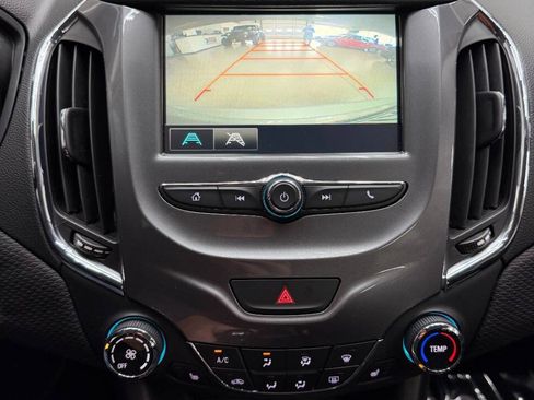 Used 2017 Chevrolet Cruze LT w/ LT Convenience Package FWD image 27