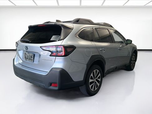 Used 2023 Subaru Outback Premium AWD/4WD image 4