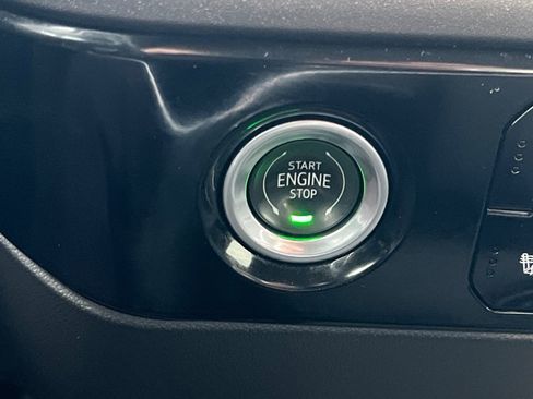 Used 2022 GMC Sierra 1500 SLE image 18