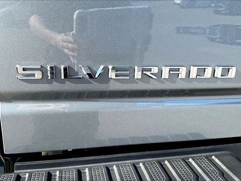 Used 2024 Chevrolet Silverado 2500 LTZ image 42