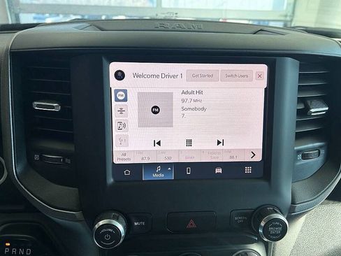 Used 2024 RAM 2500 Tradesman w/ Chrome Appearance Group image 17