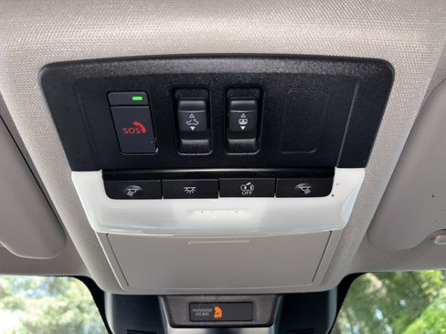 Used 2023 Nissan Rogue SL AWD/4WD image 24