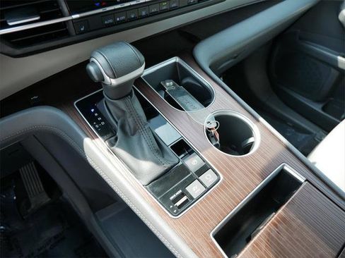 Certified 2023 Toyota Sienna XLE image 17