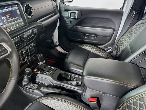 Used 2023 Jeep Wrangler Unlimited Sahara image 24