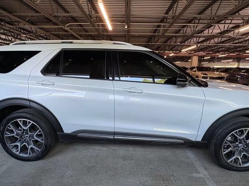Used 2025 Ford Explorer Platinum w/ Ultimate Package AWD/4WD image 9