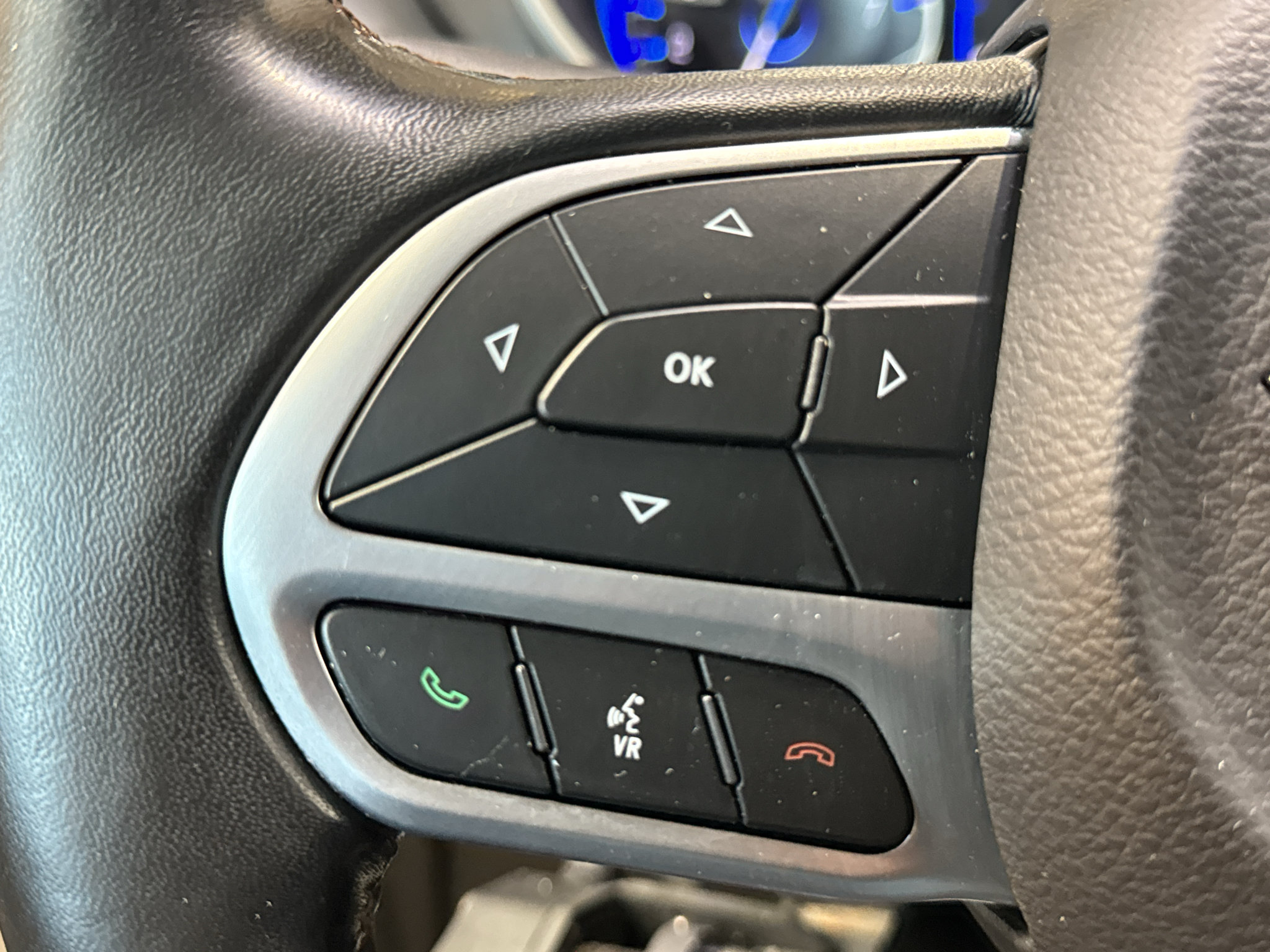Used 2020 Chrysler Pacifica Touring-L FWD image 24