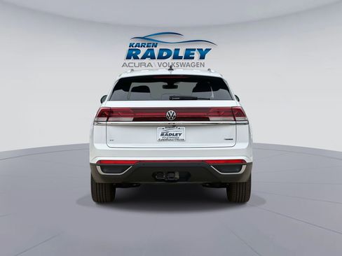 Certified 2025 Volkswagen Atlas Cross Sport SE w/ Black Wheel Package image 3
