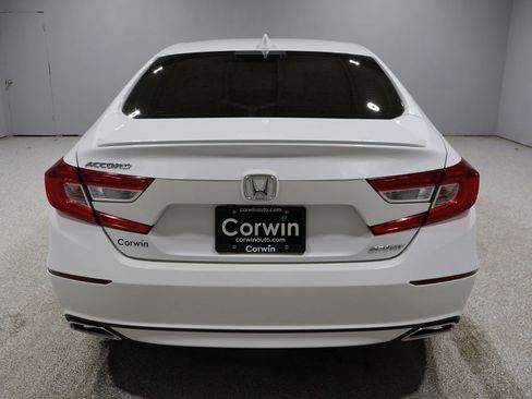 Used 2018 Honda Accord Sport image 3