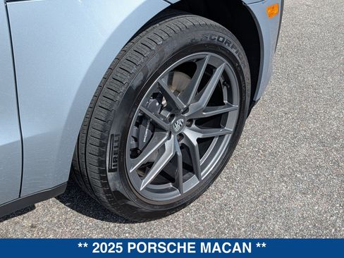 Used 2025 Porsche Macan Turbo AWD/4WD image 13