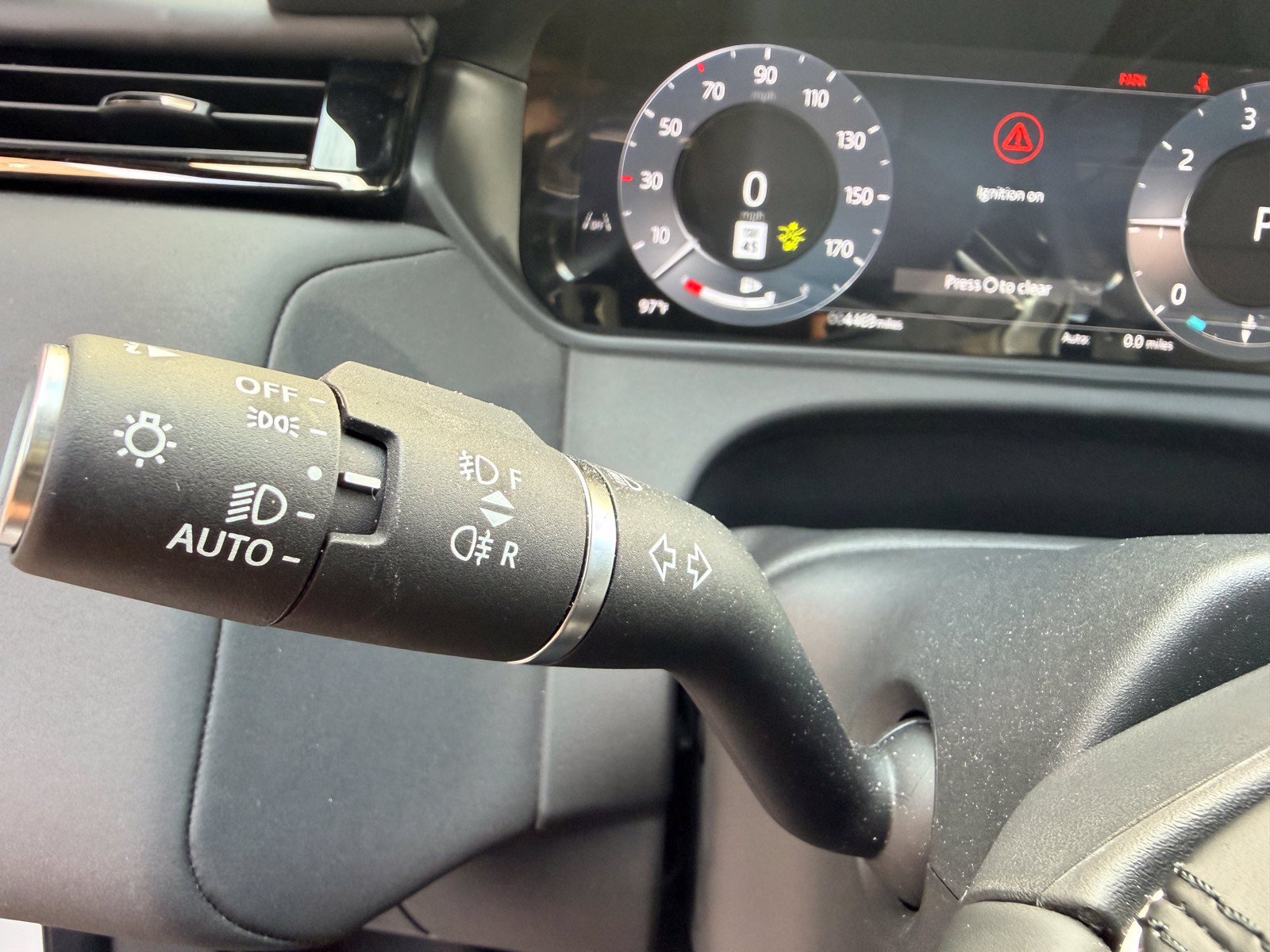 Used 2026 Land Rover Range Rover Velar Dynamic SE AWD/4WD image 19