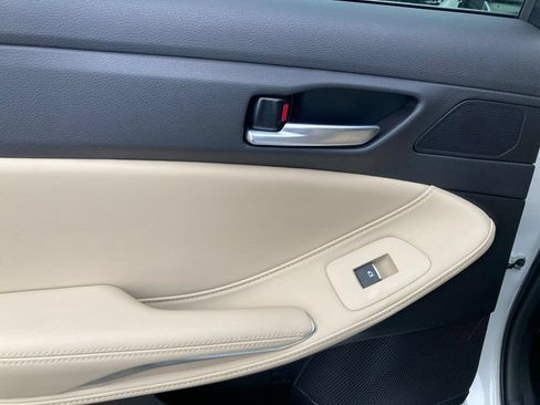 Used 2022 Toyota Avalon XLE FWD image 12