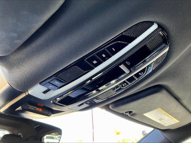 Used 2023 Porsche Cayenne S w/ Premium Package Plus AWD/4WD image 17
