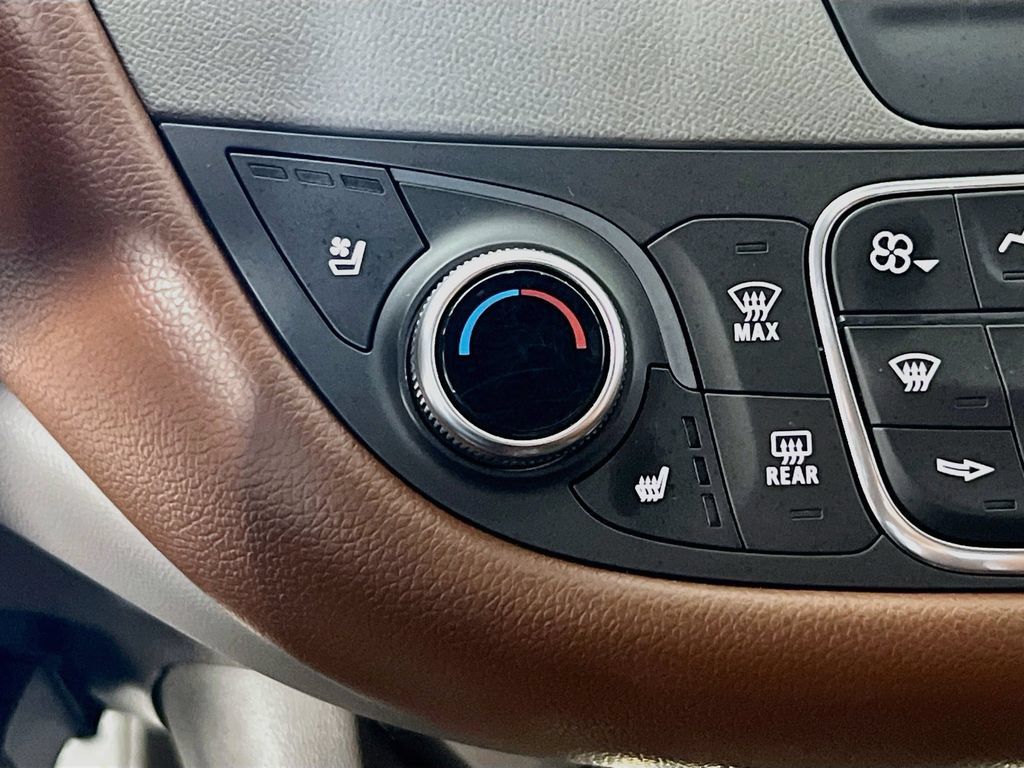 Used 2016 Chevrolet Malibu Premier w/ Driver Confidence Package II FWD image 25