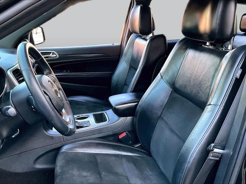 Used 2018 Jeep Grand Cherokee Altitude RWD image 8