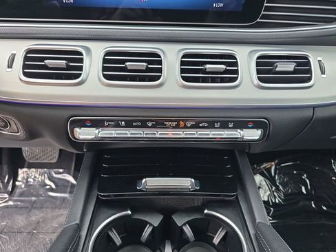 Used 2024 Mercedes-Benz GLE 450e 4MATIC image 29