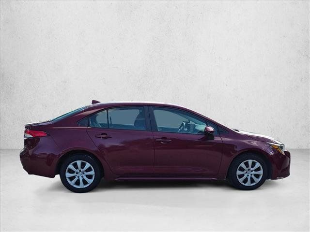 Used 2022 Toyota Corolla LE FWD image 4