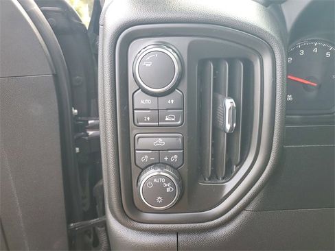 Certified 2023 Chevrolet Silverado 1500 Custom image 22