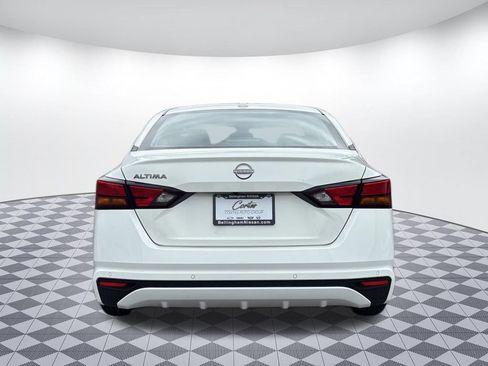 Used 2025 Nissan Altima 2.5 SV FWD image 6