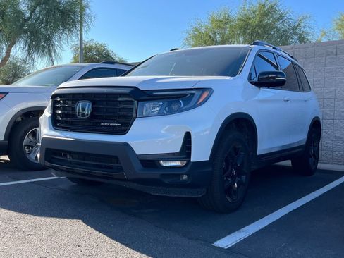 Used 2024 Honda Passport Black Edition image 2