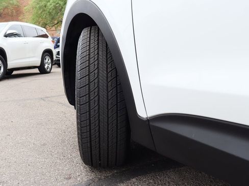 Used 2017 Hyundai Santa Fe Sport image 6