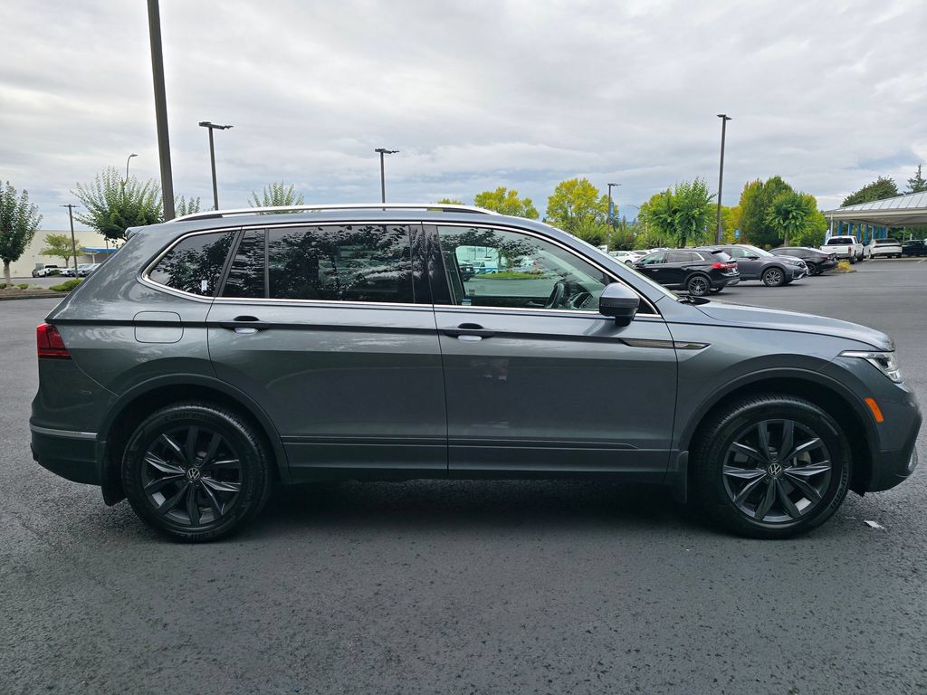 Used 2022 Volkswagen Tiguan SE AWD/4WD image 26