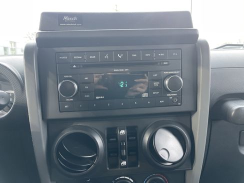 Used 2007 Jeep Wrangler Unlimited Sahara image 36