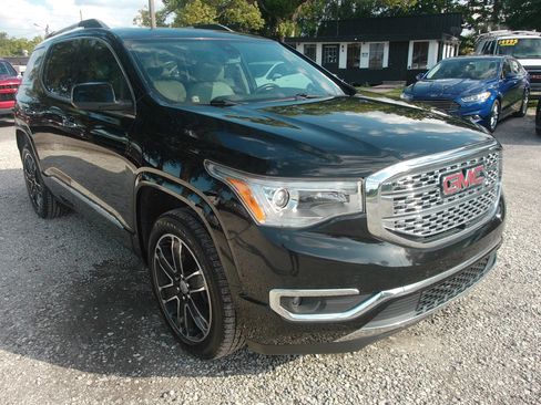 Used 2019 GMC Acadia Denali w/ Technology Package FWD image 3