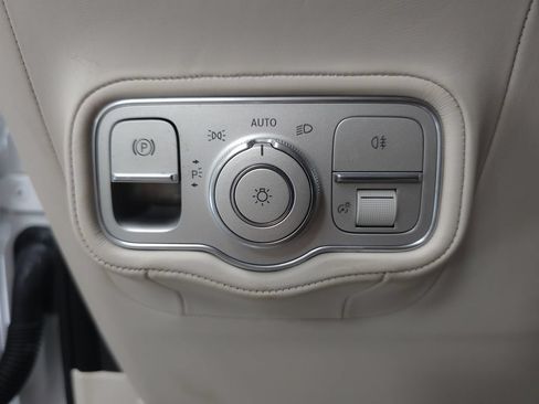 Used 2025 Mercedes-Benz G 580 image 10