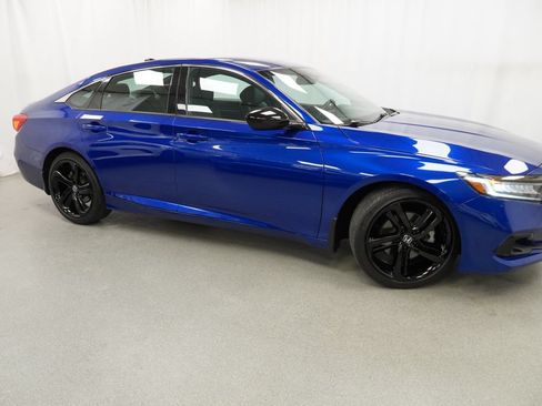 Used 2022 Honda Accord Sport image 4