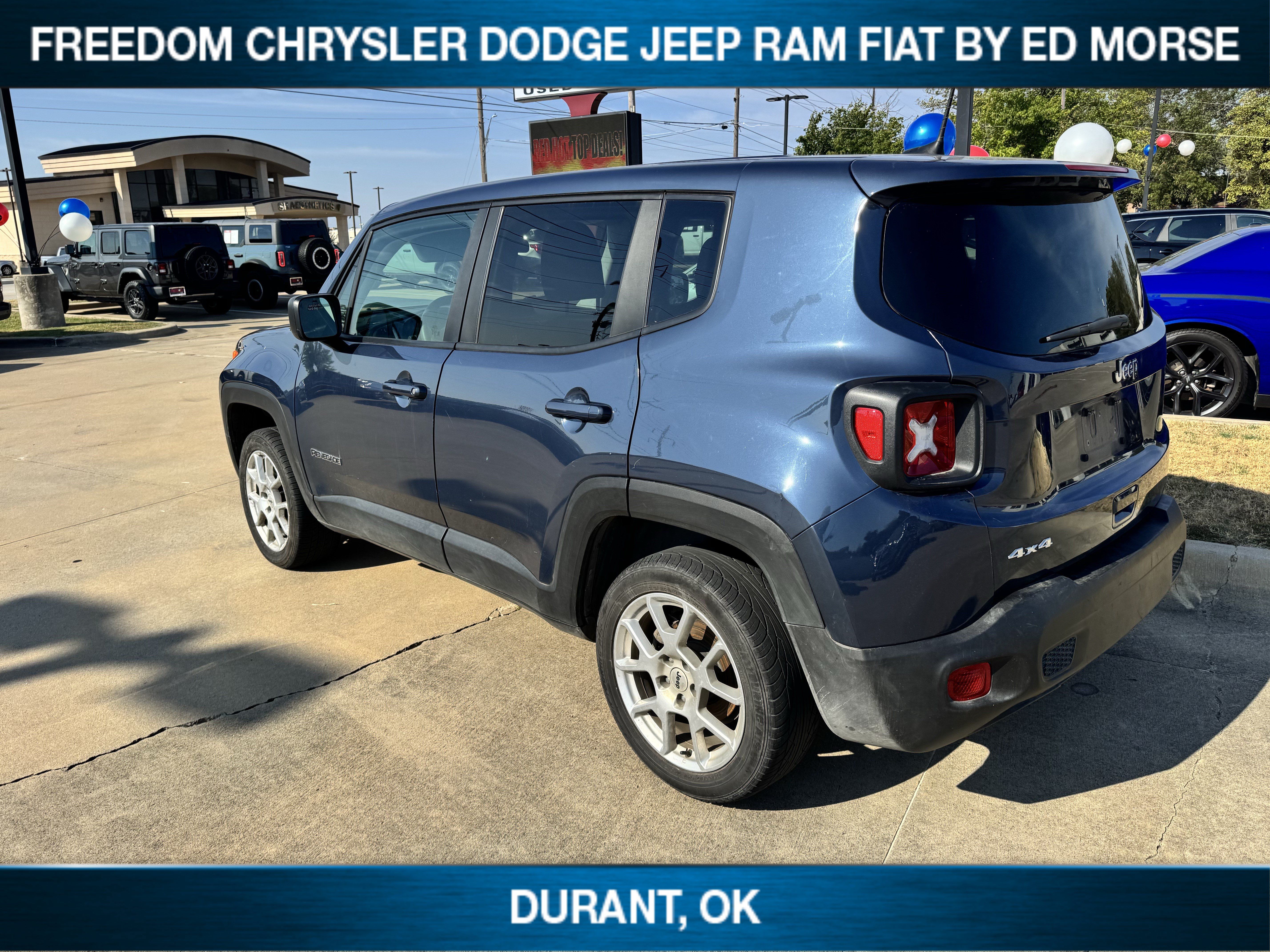 Used 2023 Jeep Renegade Latitude AWD/4WD image 6