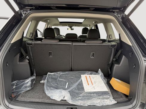 New 2026 Volkswagen Atlas Peak Edition image 11