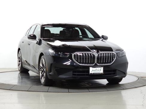 Used 2024 BMW 540i xDrive AWD/4WD image 1