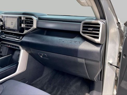 Used 2022 Toyota Tundra SR5 AWD/4WD image 17