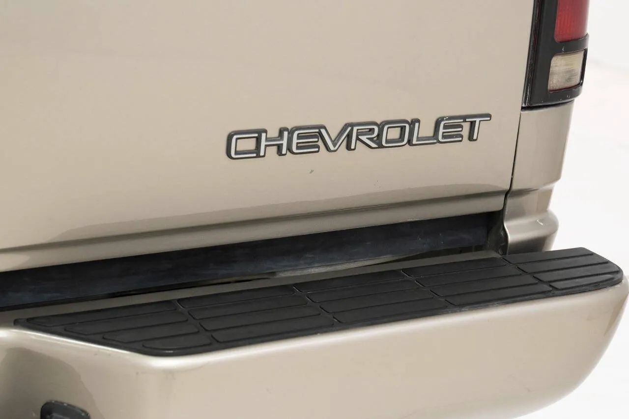 Used 2000 Chevrolet Tahoe Z71 w/ Comfort & Security Pkg AWD/4WD image 19