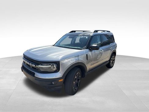 Used 2023 Ford Bronco Sport Outer Banks w/ Tech Package image 3