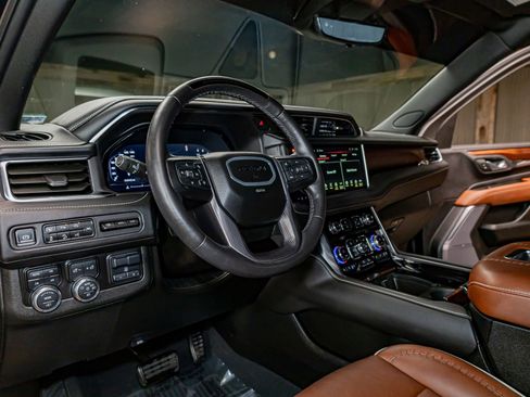 Used 2024 GMC Yukon Denali Ultimate image 13
