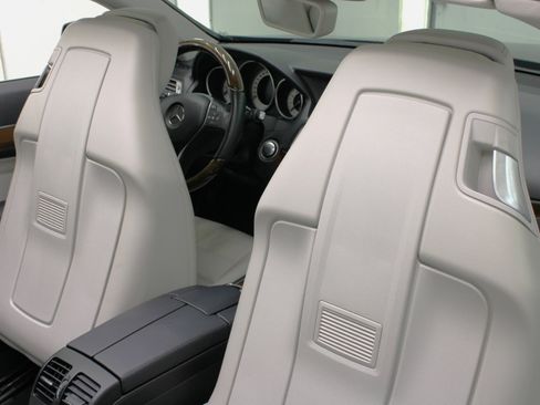 Used 2016 Mercedes-Benz E 400 Cabriolet w/ Premium 3 Package image 47