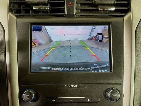 Used 2020 Ford Fusion SEL image 16