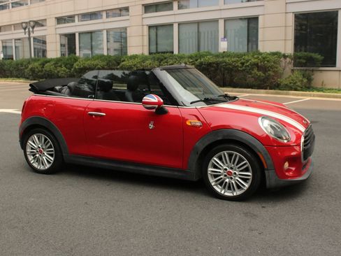 Used 2019 MINI Cooper Convertible FWD image 2