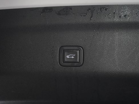 Used 2024 GMC Yukon Denali w/ Advanced Technology Package AWD/4WD image 12