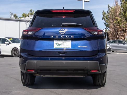 Used 2024 Nissan Rogue SV image 6