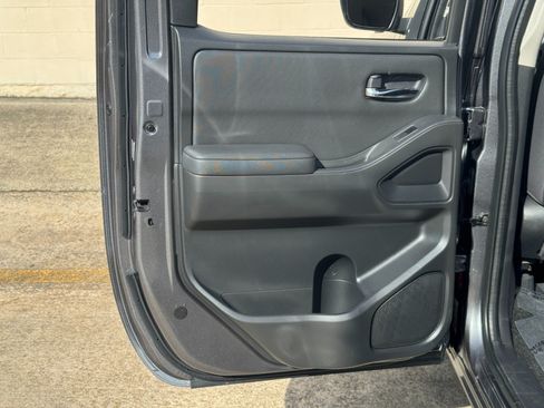Used 2022 Nissan Frontier SV RWD image 34