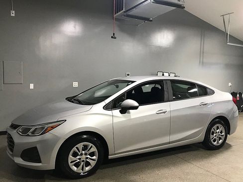 Used 2019 Chevrolet Cruze LS w/ LS Fleet Convenience Package FWD image 7