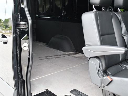 Used 2024 Mercedes-Benz Sprinter 2500 image 50