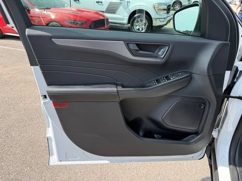 Used 2025 Ford Escape Active FWD image 7