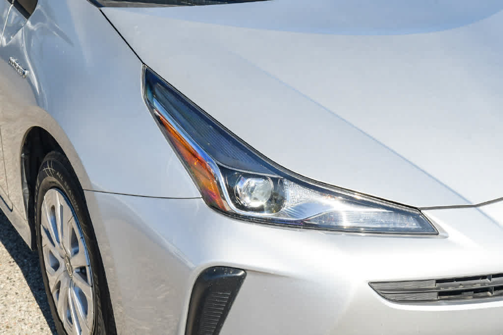 Used 2022 Toyota Prius L Eco FWD image 4