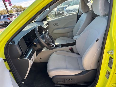 Used 2025 Hyundai Kona SEL image 28